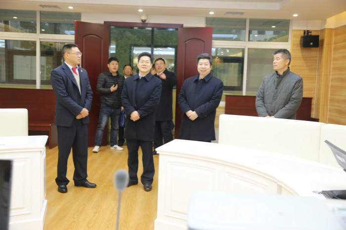 E:\2018年新闻\20181226李群星调研\处理照片\家事法庭1.JPG