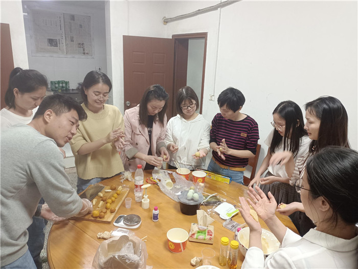 布置食堂.jpg